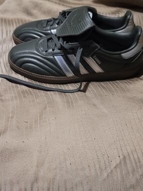 adidas Samba Low Top Sneakers in Dark Green with White Stripes